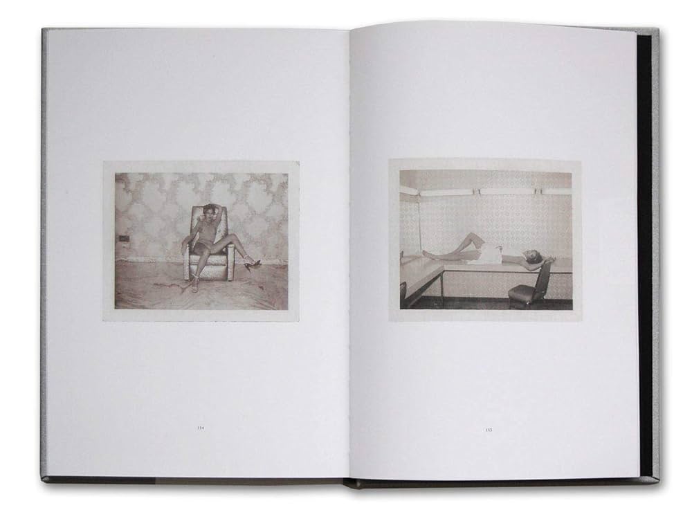 Guy Bourdin 写真セット 箱入り Amazon.co.jp: ギイ・ブルダン 写真集 Guy Bourdin In Between